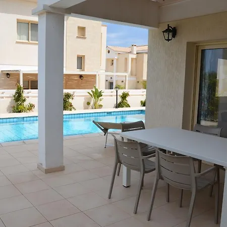 Anthorina 3 فيلة